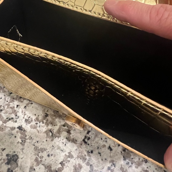 Gold Metallic Croc Embossed Purse NWOT - Picture 10 of 15